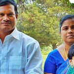 ഇന്ത്യയുടെ ആർത്തവ മനുഷ്യൻ അരുണചലം മുരുകാനന്ദം 75,000 രൂപയുടെ ലോ-കോസ്റ്റ് പാഡ് മെഷീൻ ഉപയോഗിച്ച് നാപ്കിൻ നിർമ്മിക്കുന്നു