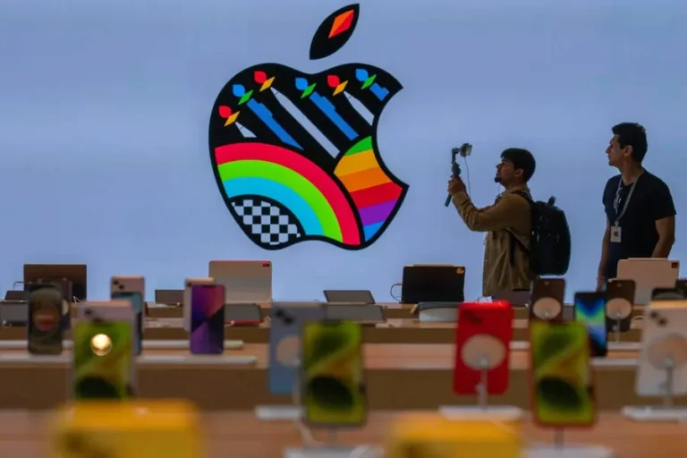 Apple devices displayed on a table representing the new leasing program